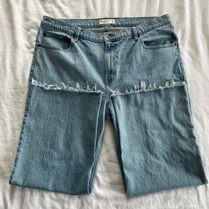 Abercrombie Women's High Rise 90s Relaxed Raw Hem Jean 34 Short